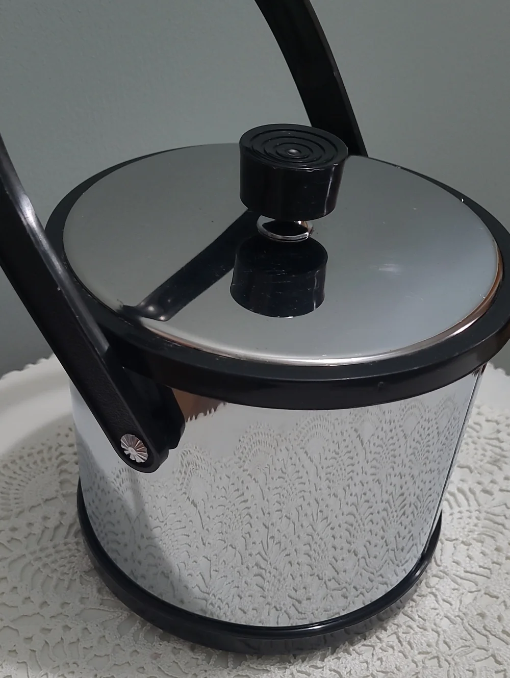 Vintage Mid-century Modern Atapco Mirrored Chrome And Black Ice Bucket